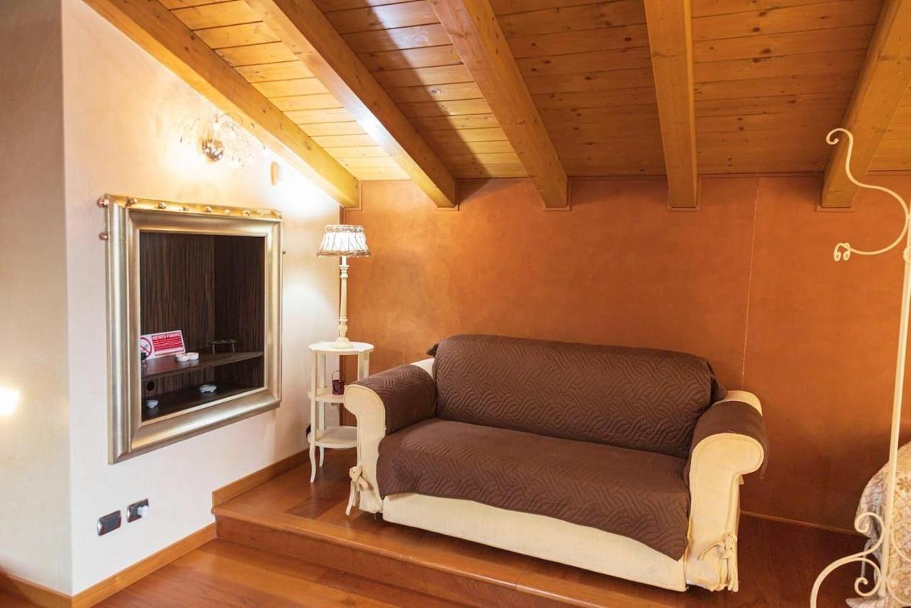 Il Sasso Bianco Bb Apartamento Comerio Exterior foto
