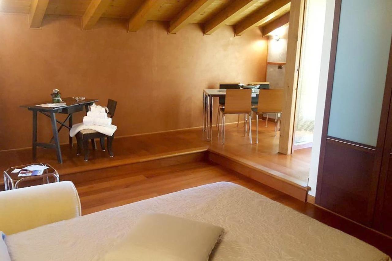 Il Sasso Bianco Bb Apartamento Comerio Exterior foto